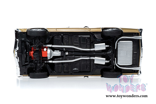 Auto World American Muscle - Yenko&reg; Chevy&reg; Chevelle&reg; Hardtop  (1969, 1/18 scale diecast model car, Olympic Gold) AMM1206