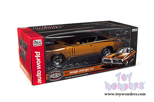 Auto World - American Muscle Dodge Charger R/T Hardtop Muscle Car & Corvette Nationals (MCACN) (1971, 1/18 scale diecast model car, Butterscotch Orange/Black) AMM1210