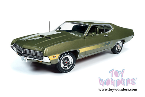 Auto World - American Muscle - Ford Torino GT Hardtop Class of '70 50th Anniversary (1970, 1/18 scale diecast model car, Medium Ivy Green Metallic) AMM1211