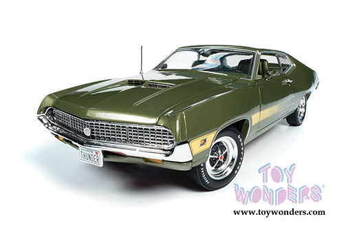 Auto World - American Muscle - Ford Torino GT Hardtop Class of '70 50th Anniversary (1970, 1/18 scale diecast model car, Medium Ivy Green Metallic) AMM1211