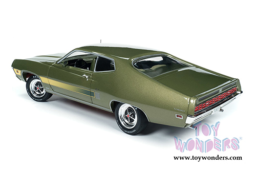 Auto World - American Muscle - Ford Torino GT Hardtop Class of '70 50th Anniversary (1970, 1/18 scale diecast model car, Medium Ivy Green Metallic) AMM1211