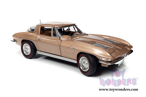 Auto World - American Muscle | Chevrolet&reg; Corvette&reg; Stingray Coupe (1963, 1/18 scale diecast model car, Saddle Tan) AMM1222