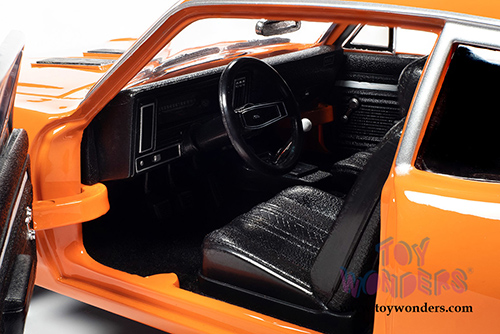 Auto World American Muscle - Chevrolet&reg; Nova&reg; SS&reg; 396 Hardtop (1970, 1/18 scale diecast model car, Hugger Orange) AMM1226