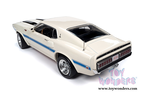 Auto World - American Muscle | Shelby GT-500® Class of '70 50th Anniversary (1970, 1/18 scale diecast model car, Wimbledon White) AMM1229