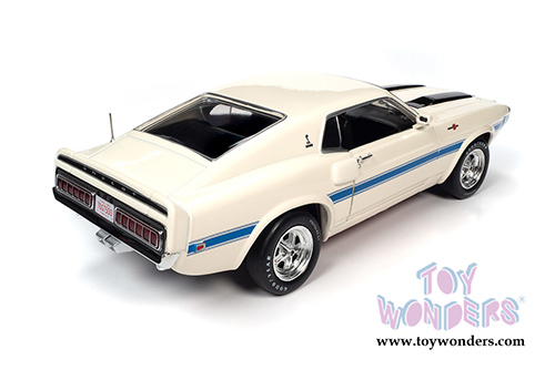 Auto World - American Muscle | Shelby GT-500® Class of '70 50th Anniversary (1970, 1/18 scale diecast model car, Wimbledon White) AMM1229