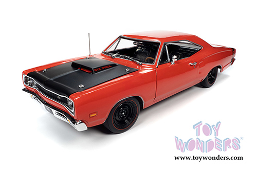 Auto World American Muscle - Dodge Super Bee Hardtop Muscle Car & Corvette Nationals (MCACN) (1969.5, 1/18 scale diecast model car, R4 Red) AMM1231