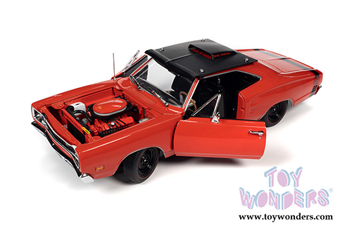 Auto World American Muscle - Dodge Super Bee Hardtop Muscle Car & Corvette Nationals (MCACN) (1969.5, 1/18 scale diecast model car, R4 Red) AMM1231