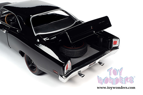 Auto World - American Muscle - Plymouth Road Runner Hardtop Muscle Car & Corvette Nationals (MCACN) (1969.5, 1/18 scale diecast model car, Black Velvet) AMM1232