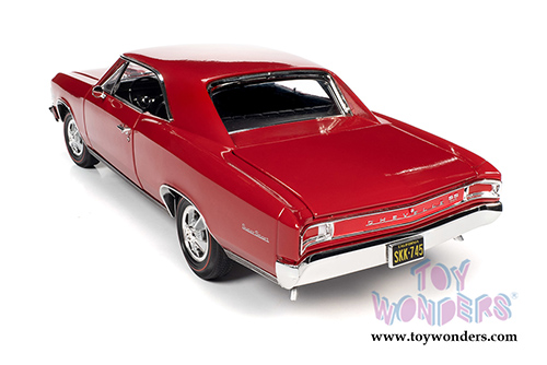 Auto World American Muscle - Hemmings Motor News | Chevrolet&reg; Chevelle&reg; SS 396 Magazine Cover Car (April 2013) (1966, 1/18 scale diecast model car, Regal Red) AMM1233