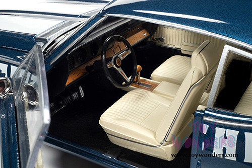 Auto World American Muscle - Oldsmobile&reg; 442 W-30 Coupe Muscle Car & Corvette Nationals (MCACN) (1969, 1/18 scale diecast model car, Trophy Blue/White) AMM1235