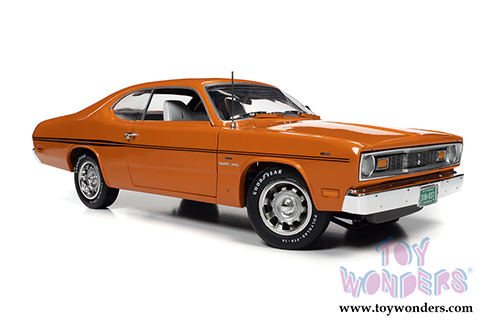 Auto World - American Muscle | Plymouth Duster 340 Hardtop Class of '70 50th Anniversary (1970, 1/18 scale diecast model car, Vitamin C Orange) AMM1239