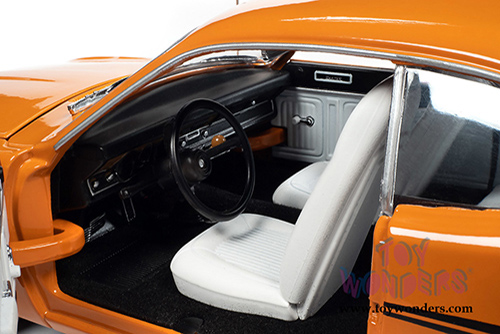 Auto World - American Muscle | Plymouth Duster 340 Hardtop Class of '70 50th Anniversary (1970, 1/18 scale diecast model car, Vitamin C Orange) AMM1239