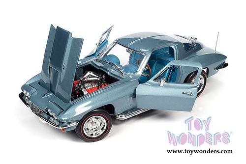 Auto World American Muscle - Chevrolet&reg; Corvette&reg; 427 Hardtop Muscle Car & Corvette Nationals (MCACN) (1967, 1/18 scale diecast model car, Elkhart Blue) AMM1241