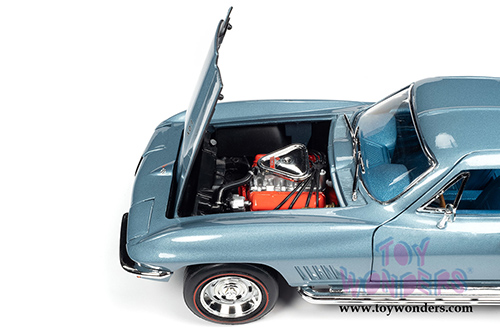 Auto World American Muscle - Chevrolet&reg; Corvette&reg; 427 Hardtop Muscle Car & Corvette Nationals (MCACN) (1967, 1/18 scale diecast model car, Elkhart Blue) AMM1241