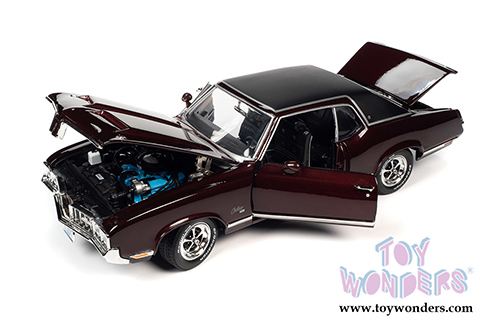 Auto World - American Muscle | Oldsmobile&reg; Cutlass SX Hardtop Class of '70 50th Anniversary (1970, 1/18 scale diecast model car, Burgundy Mist) AMM1245