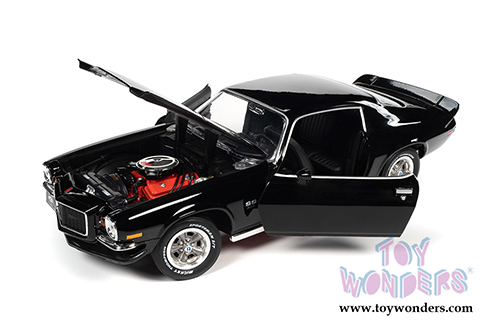 Auto World - American Muscle 30th Anniversary | Chevrolet&reg; Camaro&reg; RS/SS Hardtop Muscle Car & Corvette Nationals (MCACN) (1971, 1/18 scale diecast model car, Tuxedo Black) AMM1250