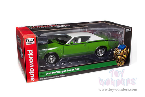 Auto World - American Muscle 30th Anniversary | Dodge Charger Super Bee Class of '71 (1971, 1/18 scale diecast model car, FJ6 Green Go) AMM1260