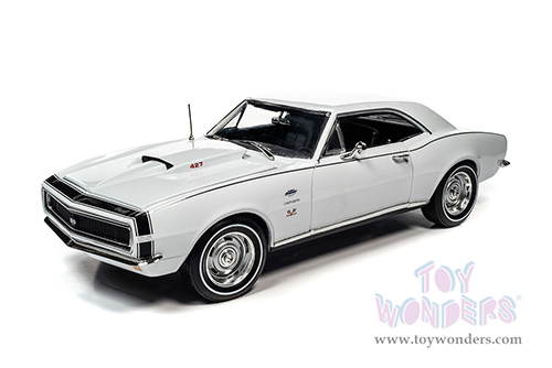 Auto World - American Muscle 30th Anniversary | Yenko&reg; Chevrolet&reg; Camaro&reg; SS&trade; 427 Hardtop Muscle Car & Corvette Nationals (MCACN) (1967, 1/18 scale diecast model car, Ermine White with black striping) AMM1261