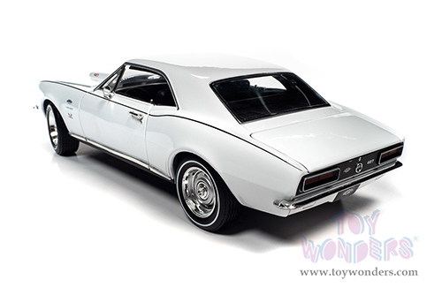 Auto World - American Muscle 30th Anniversary | Yenko&reg; Chevrolet&reg; Camaro&reg; SS&trade; 427 Hardtop Muscle Car & Corvette Nationals (MCACN) (1967, 1/18 scale diecast model car, Ermine White with black striping) AMM1261