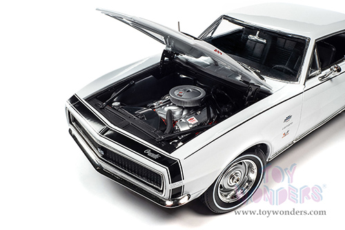 Auto World - American Muscle 30th Anniversary | Yenko&reg; Chevrolet&reg; Camaro&reg; SS&trade; 427 Hardtop Muscle Car & Corvette Nationals (MCACN) (1967, 1/18 scale diecast model car, Ermine White with black striping) AMM1261