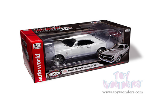 Auto World - American Muscle 30th Anniversary | Yenko&reg; Chevrolet&reg; Camaro&reg; SS&trade; 427 Hardtop Muscle Car & Corvette Nationals (MCACN) (1967, 1/18 scale diecast model car, Ermine White with black striping) AMM1261