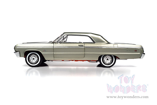 Auto World - American Muscle 30th Anniversary | Chevy&reg; Impala&trade; SS&trade; 409 Hardtop (1964, 1/18 scale diecast model car, Meadow Green) AMM1264
