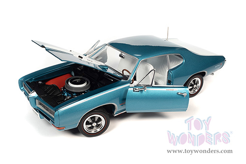 Auto World - Hemmings Muscle Machines | Pontiac Royal Bobcat GTO Magazine Cover Car (March 2020) (1968, 1/18 scale diecast model car, Meridian Turquoise/white) AMM1277