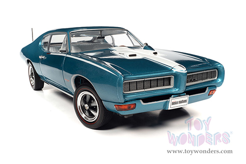 Auto World - Hemmings Muscle Machines | Pontiac Royal Bobcat GTO Magazine Cover Car (March 2020) (1968, 1/18 scale diecast model car, Meridian Turquoise/white) AMM1277