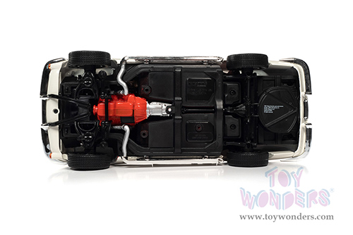 Auto World American Muscle - Chevrolet&reg; Corvette&reg; 427 Hardtop (1967, 1/18 scale diecast model car, White/Red Stinger stripe) AMM1279