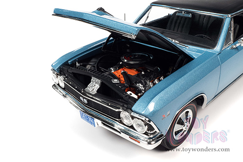 Auto World American Muscle - Chevrolet&reg; Chevelle&reg; SS&trade; 396 Hardtop (1966, 1/18 scale diecast model car, Mist Blue/Black top) AMM1282