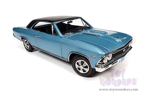 Auto World American Muscle - Chevrolet&reg; Chevelle&reg; SS&trade; 396 Hardtop (1966, 1/18 scale diecast model car, Mist Blue/Black top) AMM1282
