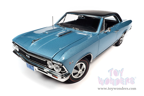Auto World American Muscle - Chevrolet&reg; Chevelle&reg; SS&trade; 396 Hardtop (1966, 1/18 scale diecast model car, Mist Blue/Black top) AMM1282
