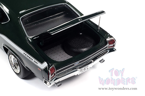 Auto World - American Muscle | Yenko&reg; Chevrolet&reg; Chevelle&trade; Hardtop (1969, 1/18 scale diecast model car, Fathom Green with white stripes) AMM1283