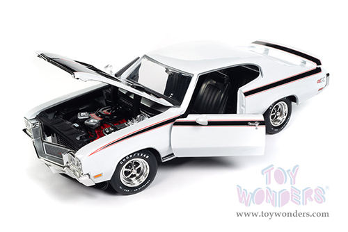 Auto World American Muscle - Buick® GSX™ Hardtop Muscle Car & Corvette Nationals (MCACN) (1970, 1/18 scale diecast model car, Apollo White) AMM1322 MAP: $99.99