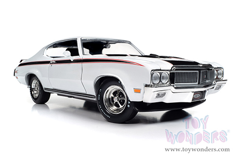 Auto World American Muscle - Buick® GSX™ Hardtop Muscle Car & Corvette Nationals (MCACN) (1970, 1/18 scale diecast model car, Apollo White) AMM1322 MAP: $99.99