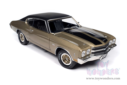 Auto World American Muscle - Chevrolet® Chevelle® SS™ Muscle Car & Corvette Nationals (MCACN) (1970, 1/18 scale diecast model car, Tricentennial Gold) AMM1332