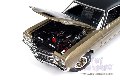 Auto World American Muscle - Chevrolet® Chevelle® SS™ Muscle Car & Corvette Nationals (MCACN) (1970, 1/18 scale diecast model car, Tricentennial Gold) AMM1332
