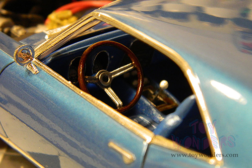 AMT - Model Kit | Chevrolet&reg; Camaro Z/28&reg; 2-in-1 (1968, 1/25 scale Plastic model Kit) AMT868/12