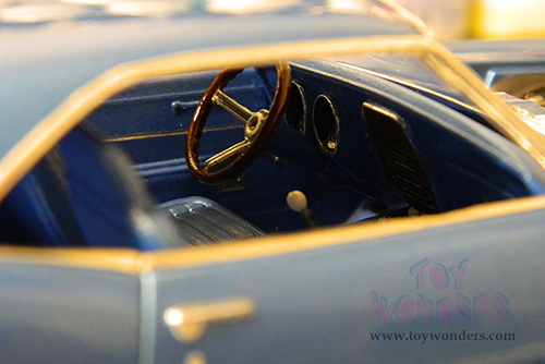 AMT - Model Kit | Chevrolet&reg; Camaro Z/28&reg; 2-in-1 (1968, 1/25 scale Plastic model Kit) AMT868/12