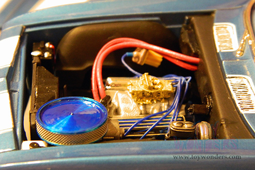 AMT - Model Kit | Chevrolet&reg; Camaro Z/28&reg; 2-in-1 (1968, 1/25 scale Plastic model Kit) AMT868/12