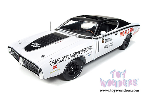 Auto World -  Dodge Charger R/T Hard Top - Charlotte Motor Speedway - World 600 Pace Car (1971, 1/18 scale diecast model car, White with Black) AW223