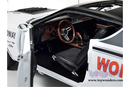 Auto World -  Dodge Charger R/T Hard Top - Charlotte Motor Speedway - World 600 Pace Car (1971, 1/18 scale diecast model car, White with Black) AW223