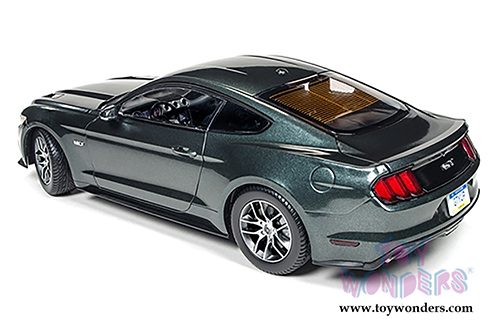 Auto World ERTL - Muscle Cars USA Ford Mustang GT Hard Top (2015, 1/18 scale diecast model car, Guard Green) AW225