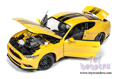 Auto World - Muscle Cars USA | Ford Mustang GT Hard Top (2016, 1/18 scale diecast model car, Yellow) AW229