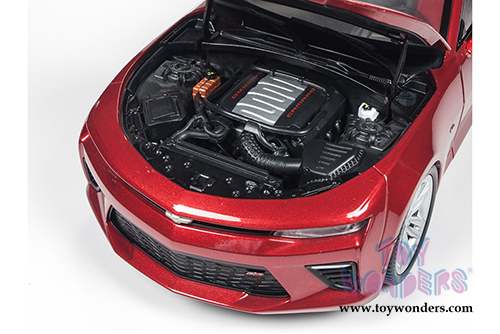 Auto World - Muscle Cars USA |  Chevy&reg; Camaro&reg; SS&trade; Hardtop (2016, 1/18 scale diecast model car, Garnet Red) AW230