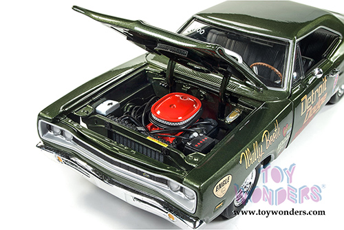 Auto World - Dodge Coronet Super Bee Hardtop (1969, 1/18 scale diecast model car, F8 Green) AW234