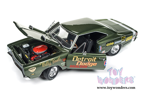 Auto World - Dodge Coronet Super Bee Hardtop (1969, 1/18 scale diecast model car, F8 Green) AW234