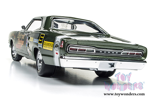 Auto World - Dodge Coronet Super Bee Hardtop (1969, 1/18 scale diecast model car, F8 Green) AW234