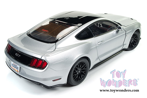 Auto World - Muscle Cars USA | Ford Mustang GT Hard Top (2017, 1/18 scale diecast model car, Silver) AW237