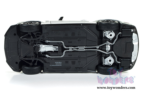 Auto World - Muscle Cars USA | Ford Mustang GT Hard Top (2017, 1/18 scale diecast model car, Silver) AW237